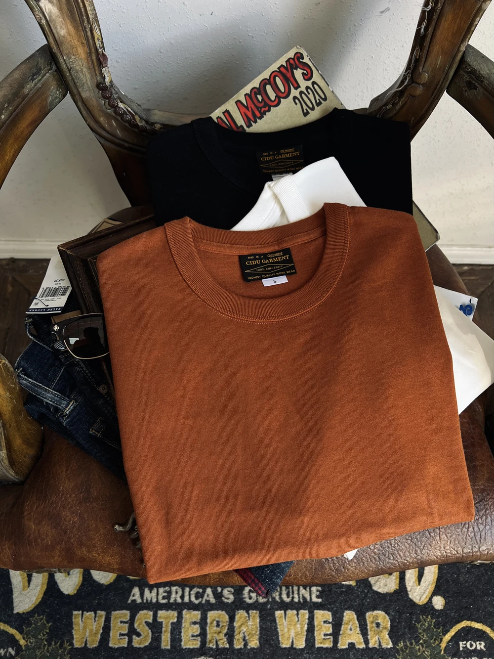 

Tailor Brando 320g Heavyweight Rugged Cotton Triple Bench Stitch Seamless Cylinder Knit Loose Short Sleeve T-Shirt