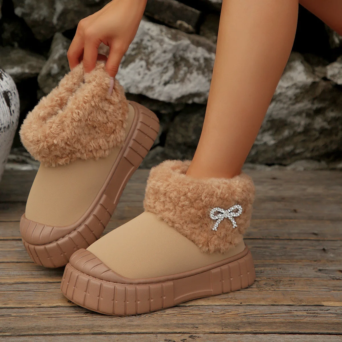 Soft Thick Bottom Non Slip Furry Snow Boots Women 2025 Winter Chunky Platform Fluffy Fur Ankle Boots Warm Plush Bowknot Shoes