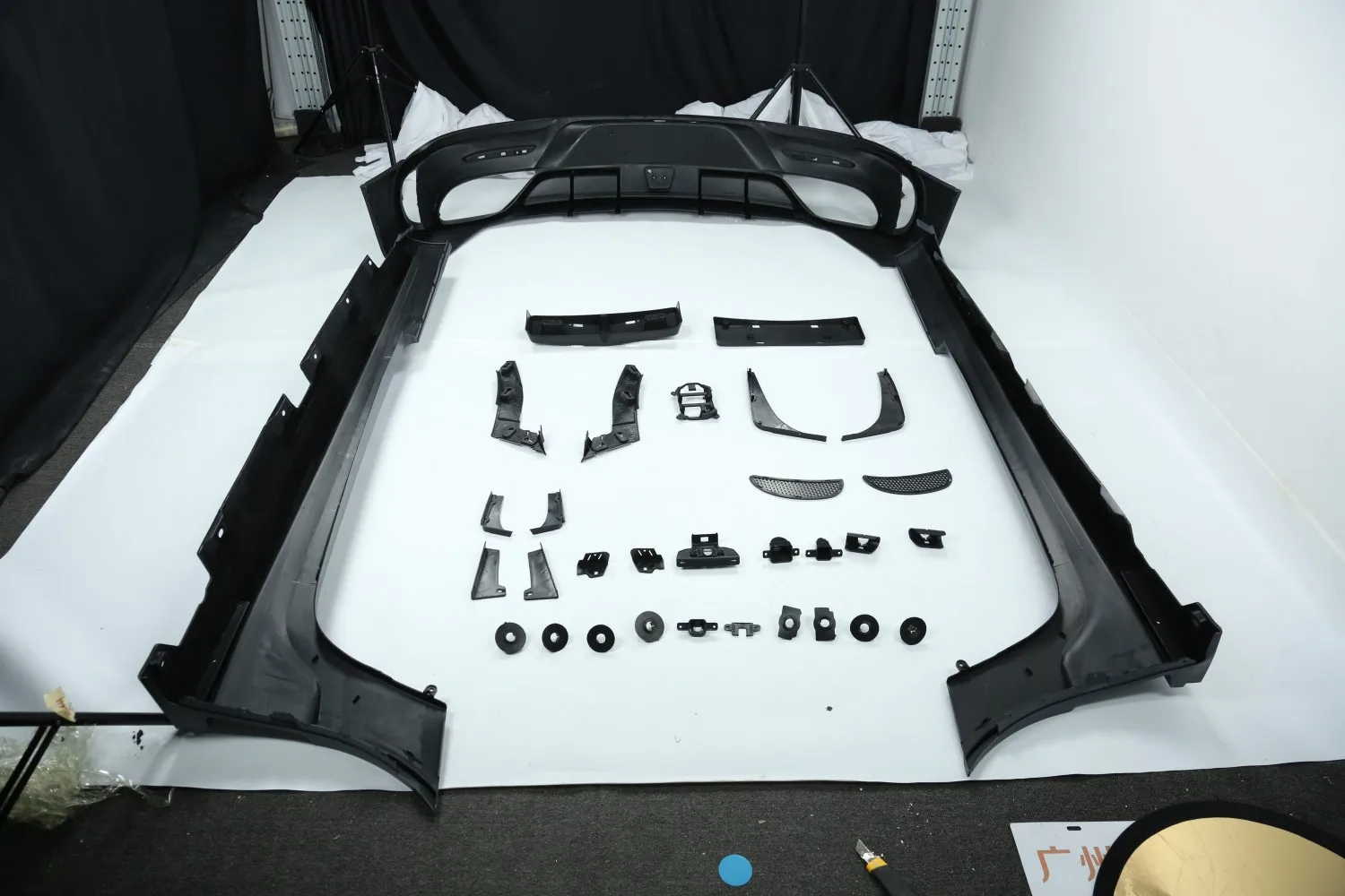 High Quality Car Body Kit Suitable For Mercedes AMG GT GTS GTC Black Front Lip Diffuser Side Skirts Car Bumpers - Image 2