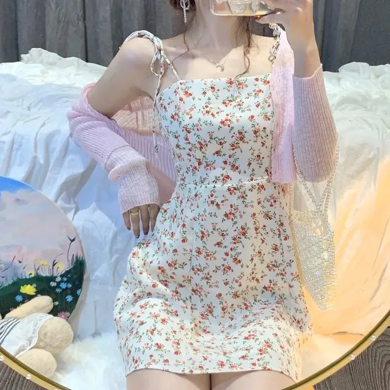 Vestido Largo Con Estampado Floral, Tirantes Cruzados En La Espalda Y Volante En El Bajo De ASOS