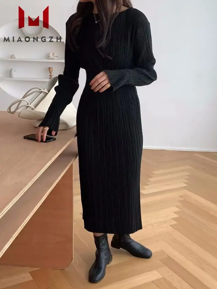 

Korean Fashion Retro Black Dress Women Long Sleeve O-Neck Pleated Office Bodycon Dresses 2023 Autumn New High Waist Female Robes