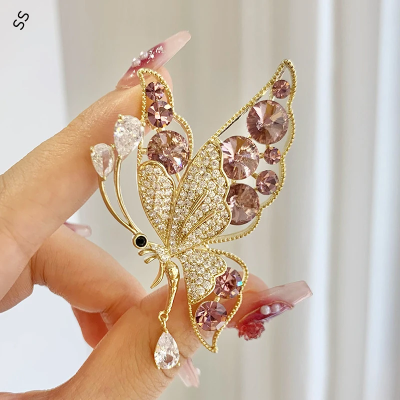 

Luxury Austrian Crystal Butterfly Brooch Suit Jewelry Corsage Pin for Women's Fashion Elegant Office Lady Garment Accessories