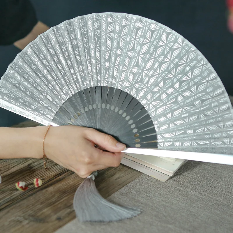 

Silk Fan Art Vintage Aluminum Alloy Edge Bone Folding Daily Small Fan Japanese Style and Wind Companion Hand Gift