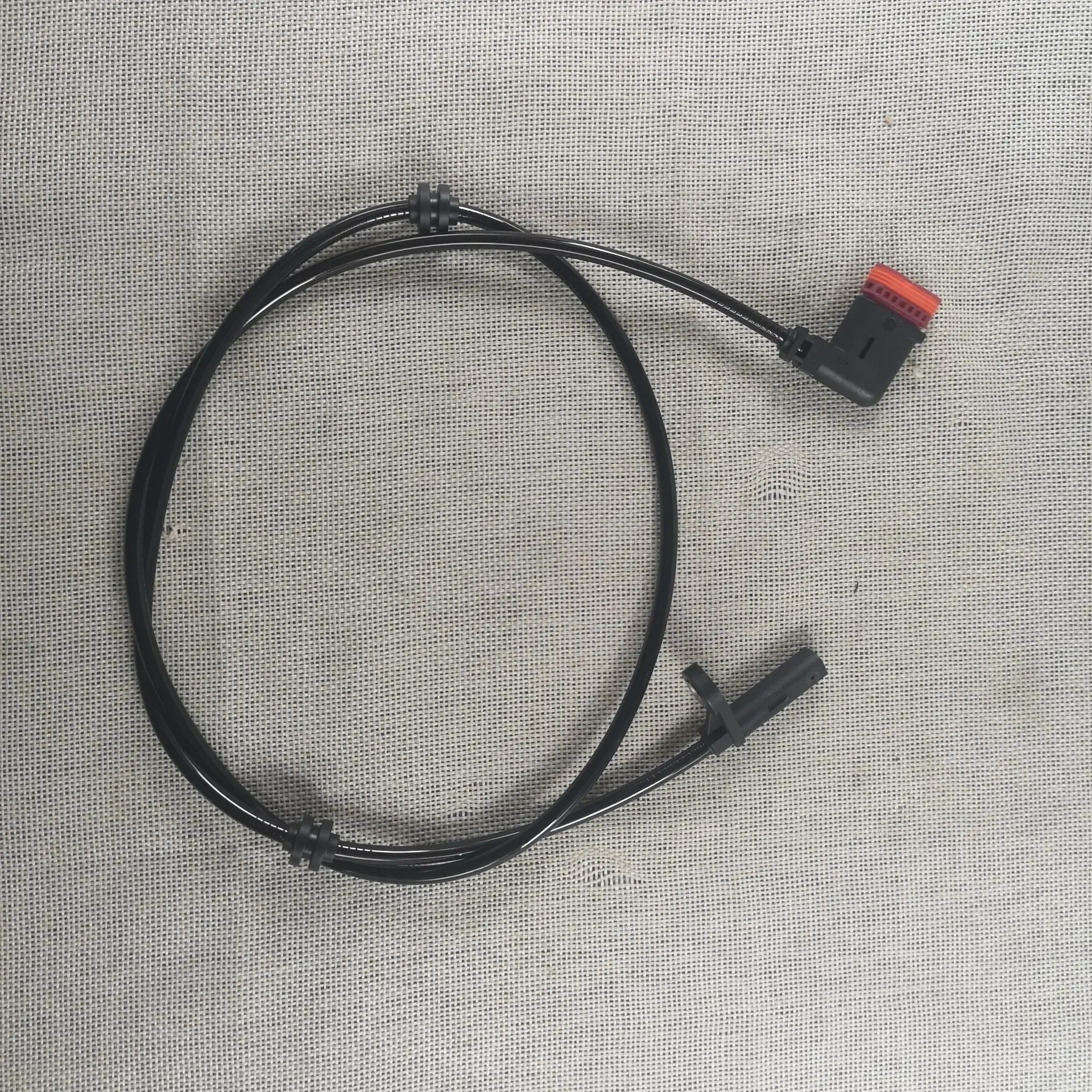 New Rear Left or Right ABS Wheel Speed Sensor for Mercedes-Benz 2045400317 A2045400317