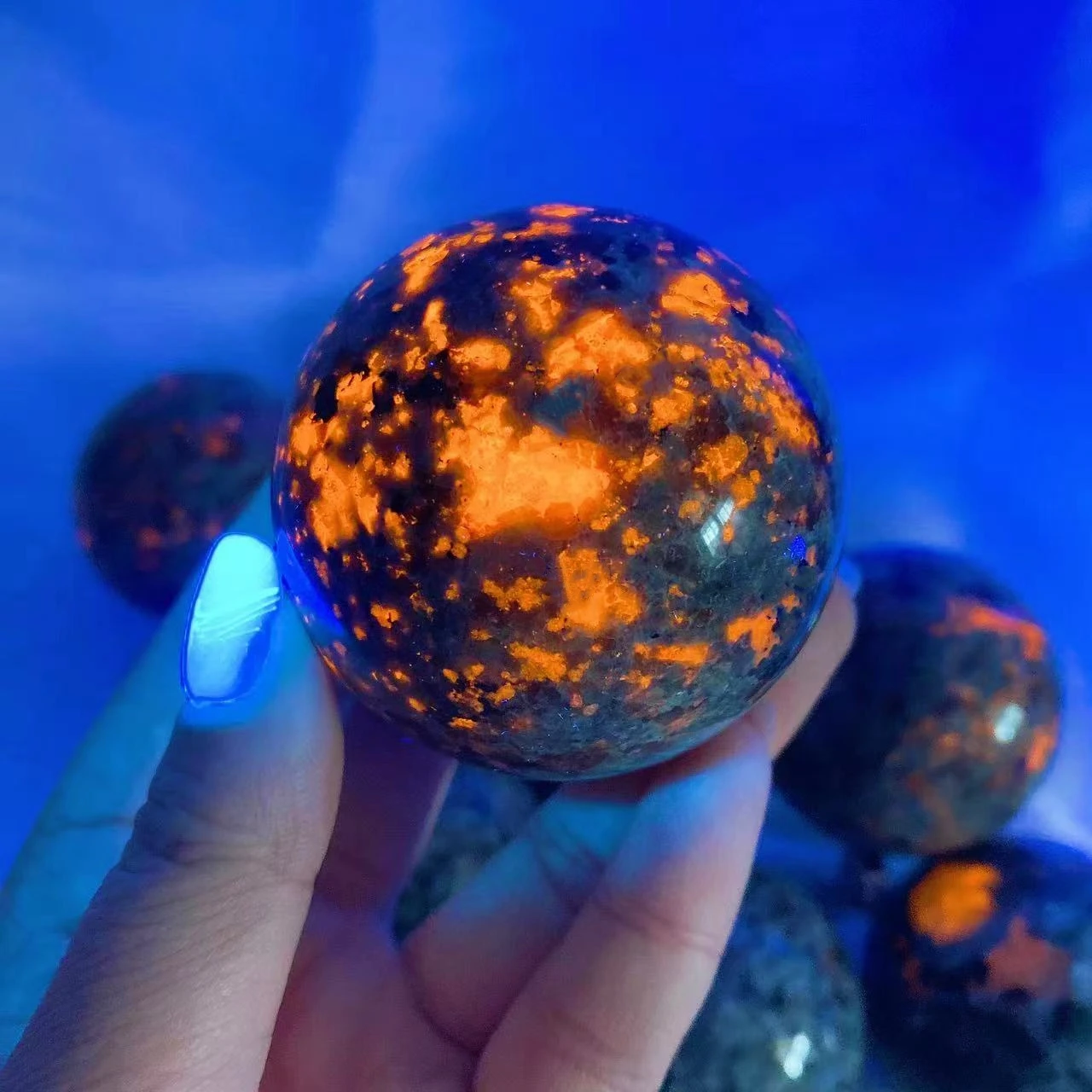 Natural crystal Yooperlite Sphere Crystal Stone Chakra Ball Energy Wicca Flame Stone Reiki Healing Spiritual Witchcraft Gift 4