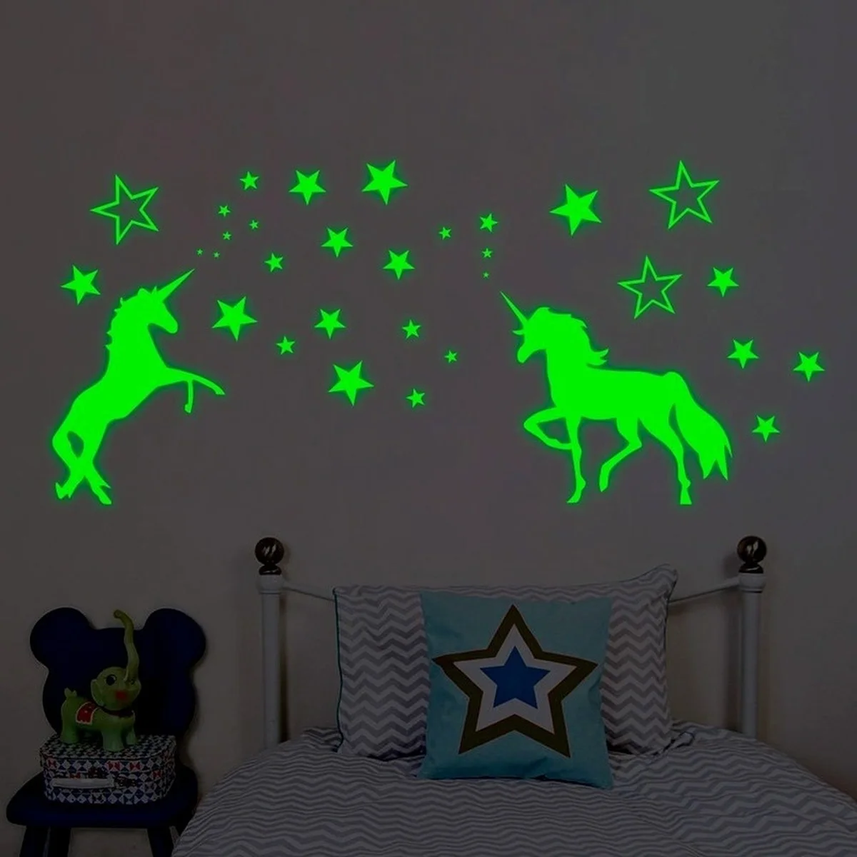 Luminous Wall Stickers Glow In The Dark Stars Unicorns Fluorescent Glow Wall Ceiling Home Party Kids Room Decorations Decals