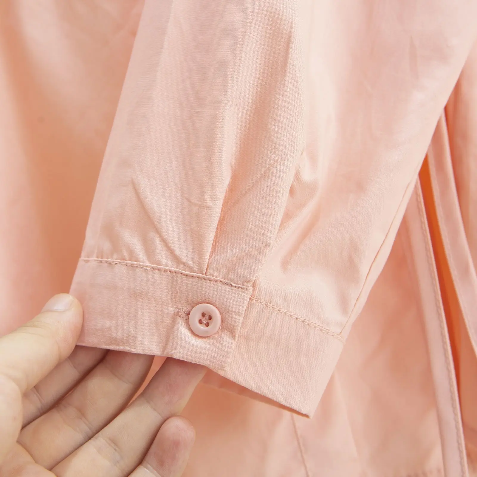 بلوزة طويلة الأكمام من القطن