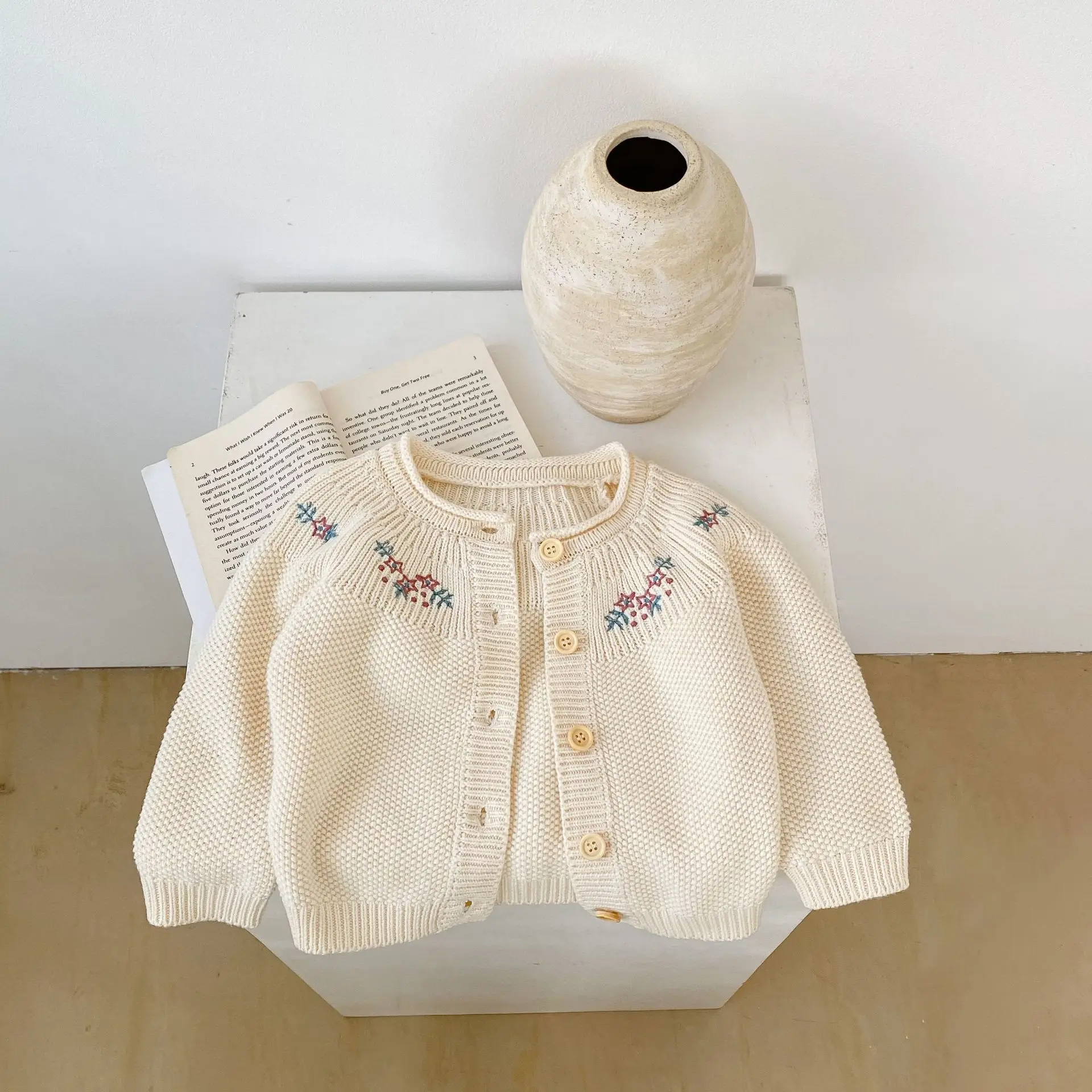 

Knitted Sweater Baby Girl Clothes 2023 Autumn All Match Cotton Yarn Simple Embroidered Long Sleeve Solid Color Single Breasted