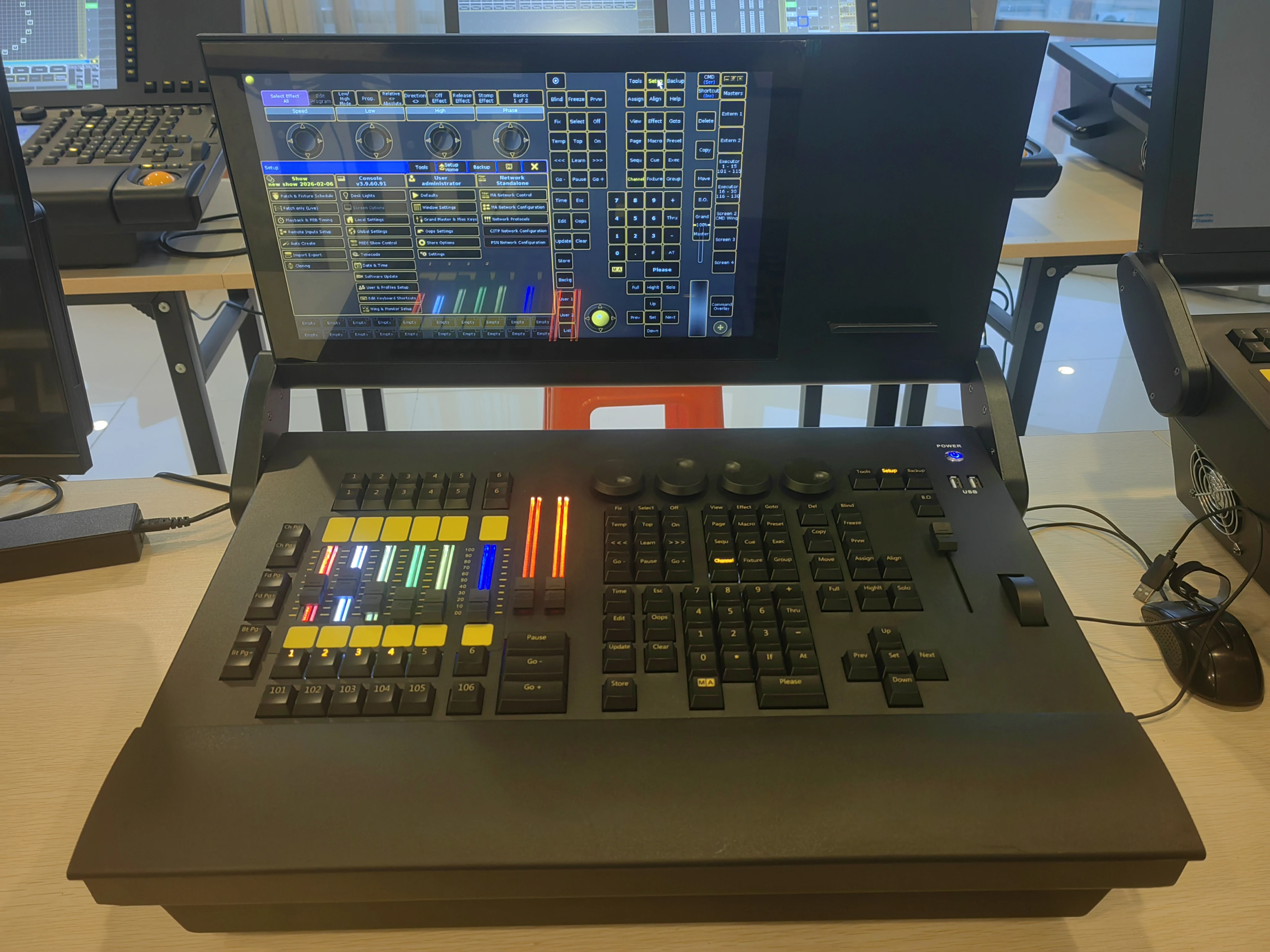 Console DMX avec écran, processeur I5/I7, dernière version du contrôleur, éclairage scénique, modèle MA2 ONPC Software 1