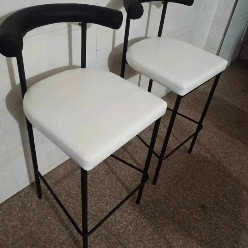 Рисунок 5 - Барный стул в скандинавском стиле с ракушкой