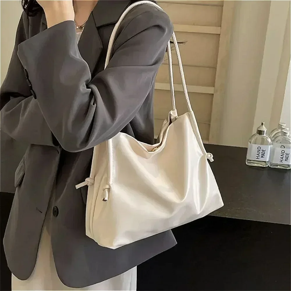 Womens Premium Lightweight Tote Bag Stylish Large-capacity And Perfect For Carrying On The Shoulder