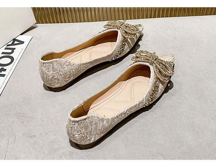 Plus Size 35-43 Women Pointed Toe Flats Bling Diamond Bowknot Wedding Shoes Fashion Ballet Flat Shoes Sweet Girl Ladies Shoes