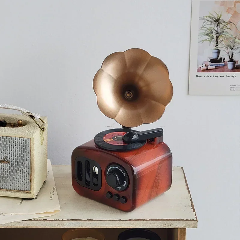 

Retro Figurines Gramophone Music Box Couple Birthday Gift Small Ornament Home Living Room Entrance Decorations