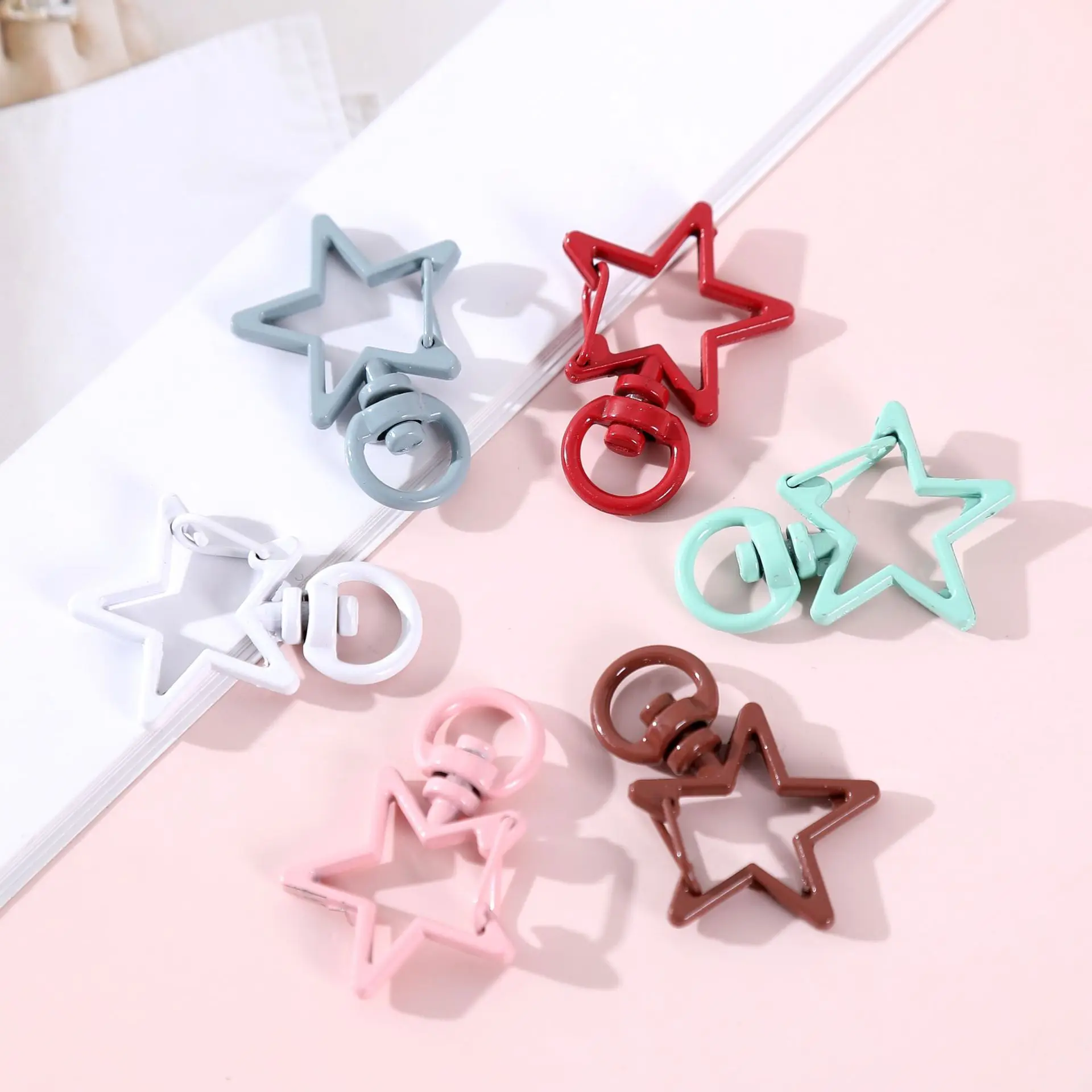 5 Stück bunte Stern hohl drehbar Hummer Klaue Verschluss Haken Schlüssel bund DIY Schmuck Tasche Schnalle Anschluss machen Ergebnisse Zubehör – Detail 9