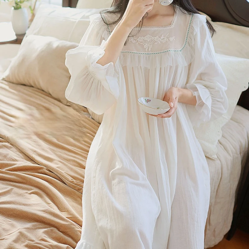 

Cotton Embroidery Lace Princess Sleepwear Peignoirs Ladies Loungewear White Vintage Nightgown Women Victorian Lolita Night Dress