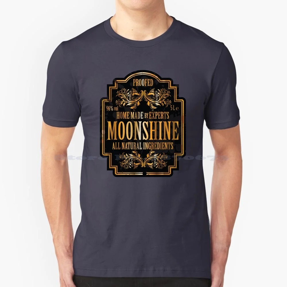 Maglietta Con Etichetta Moonshine 100% Cotone Tee Moonshine Label Emblem White Lightning Mountain Dew Hooch Beverage Distillati