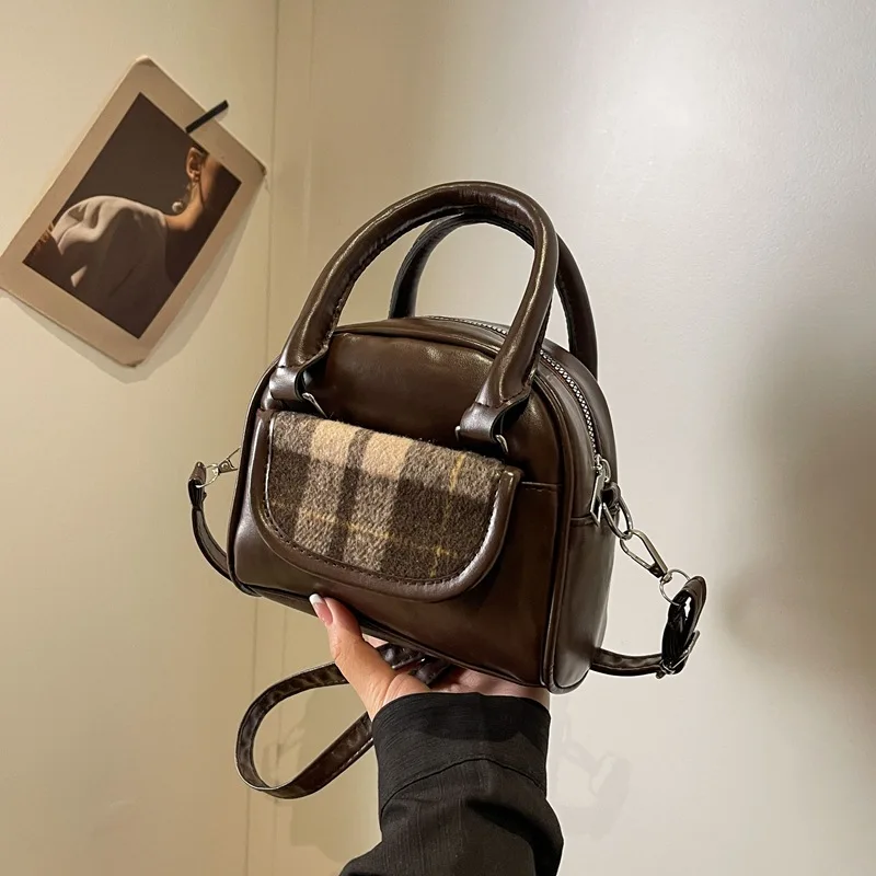 

Fashionable and minimalist small square bag 2024 new trendy shoulder bag niche trend crossbody bag casual carry small round bag