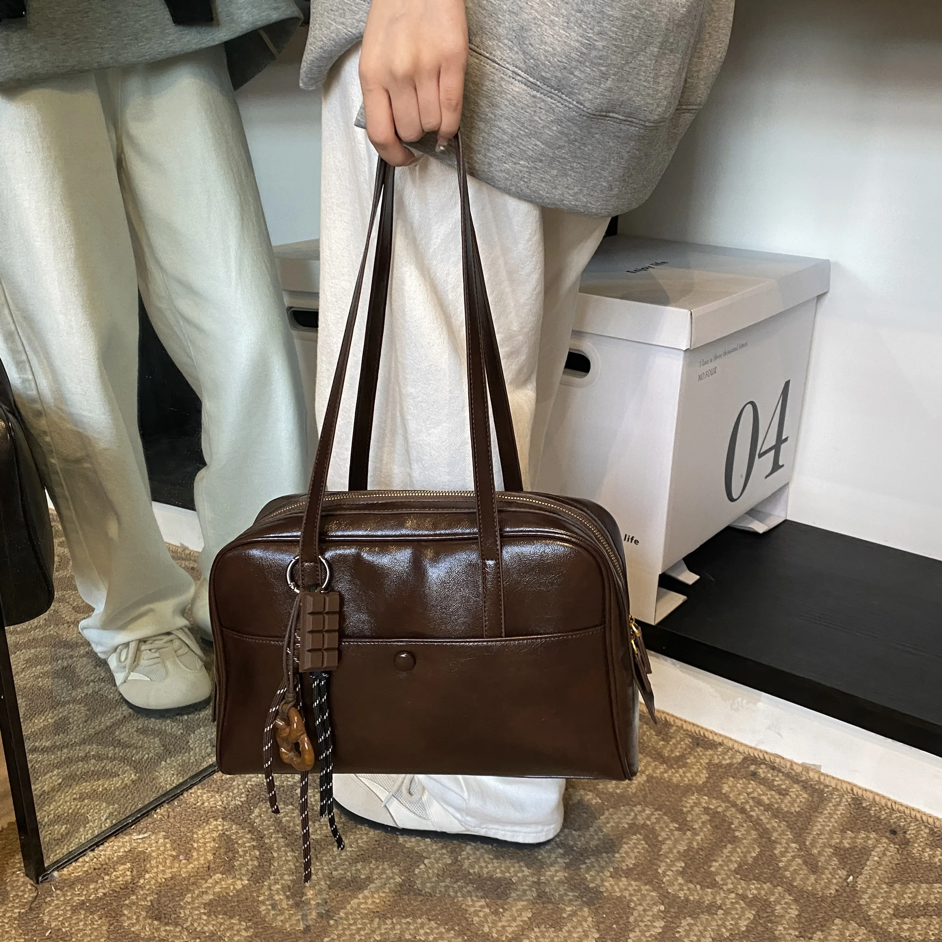 Solid PU Leather Shoulder Bags Women Large Classic Elegant Handbags England Style Vintage Female Casual Totes Bags Fashion