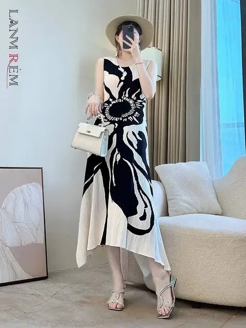 LANMREM Apricot Sleeveless Women's Pleated Dress Trendy Black Printting Irregular Summer Round Collar Loose Chic Dresses 2DB3428