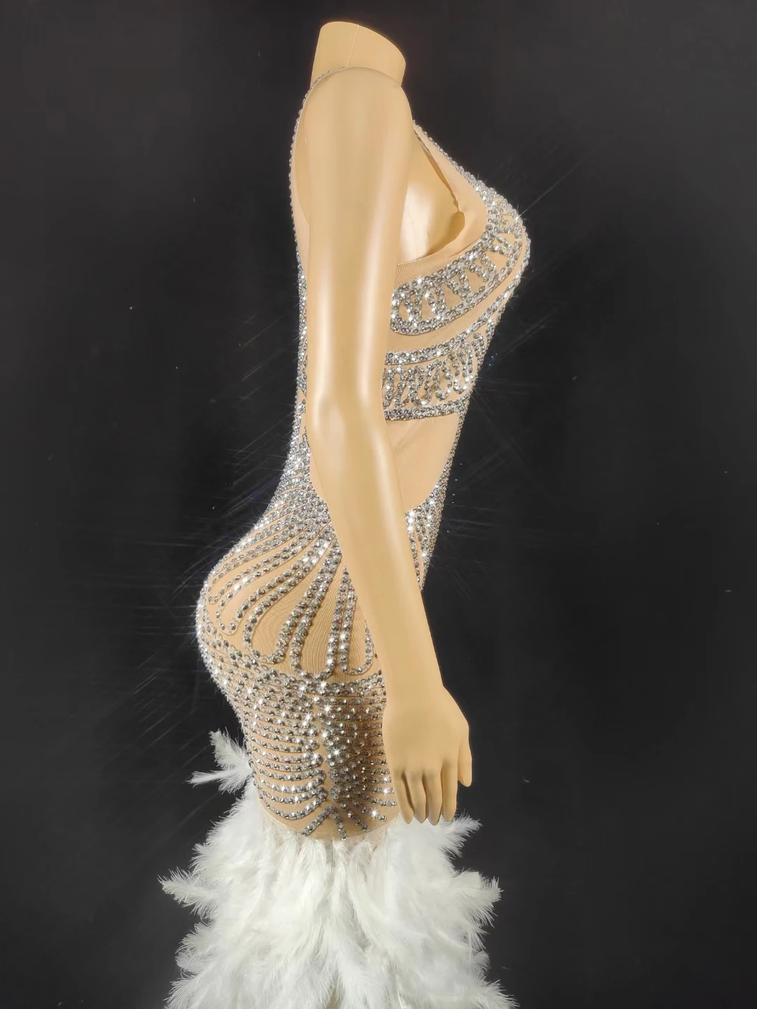 Luxurious Sparkly Beaded Crystals Long Dress Cocktail Birthday Party Gowns Feather Floor Length Dress Sexy Girl Long Prom Dress