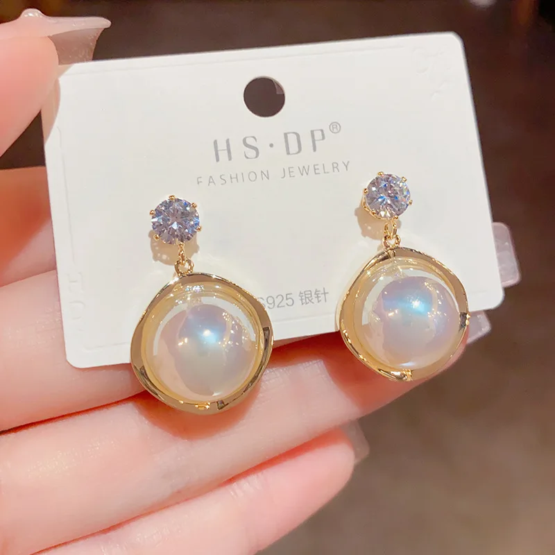 

Korea&Japanese Style Jewelry Shiny Pearl Beads Stud Earrings for Women Fashion Accessories Delicate Crystal Earrings