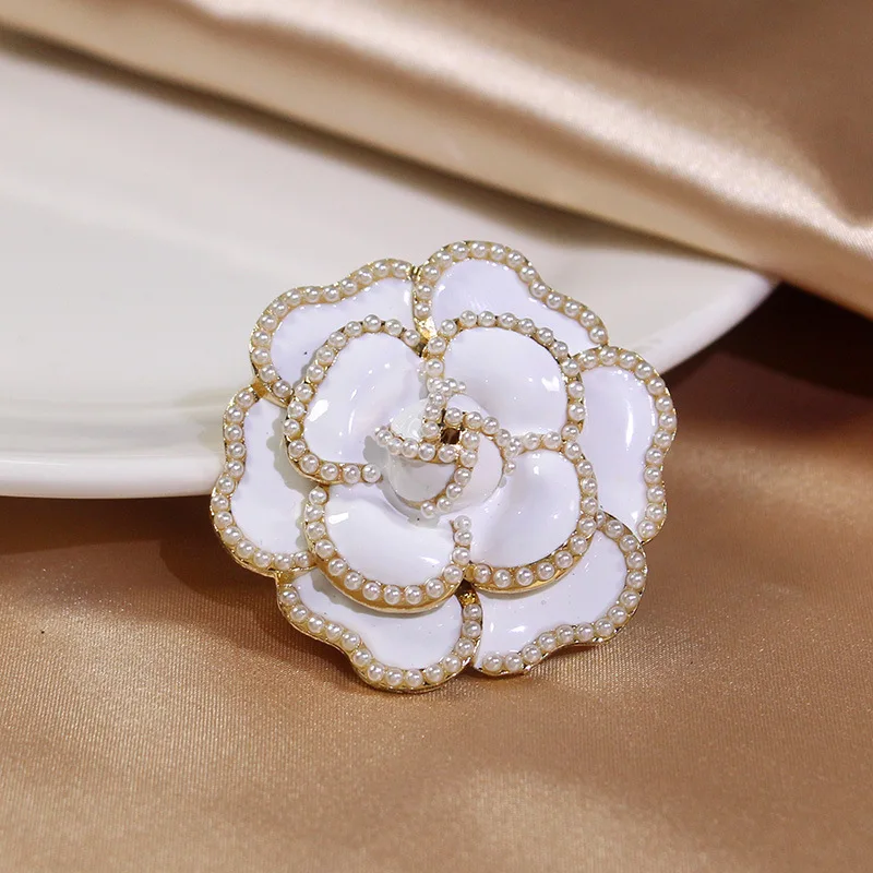 Spring Fashion Pearl Brooch Elegant Crystal Rhinestone Brooch Pins For Women  Girl Weddings Jewelry