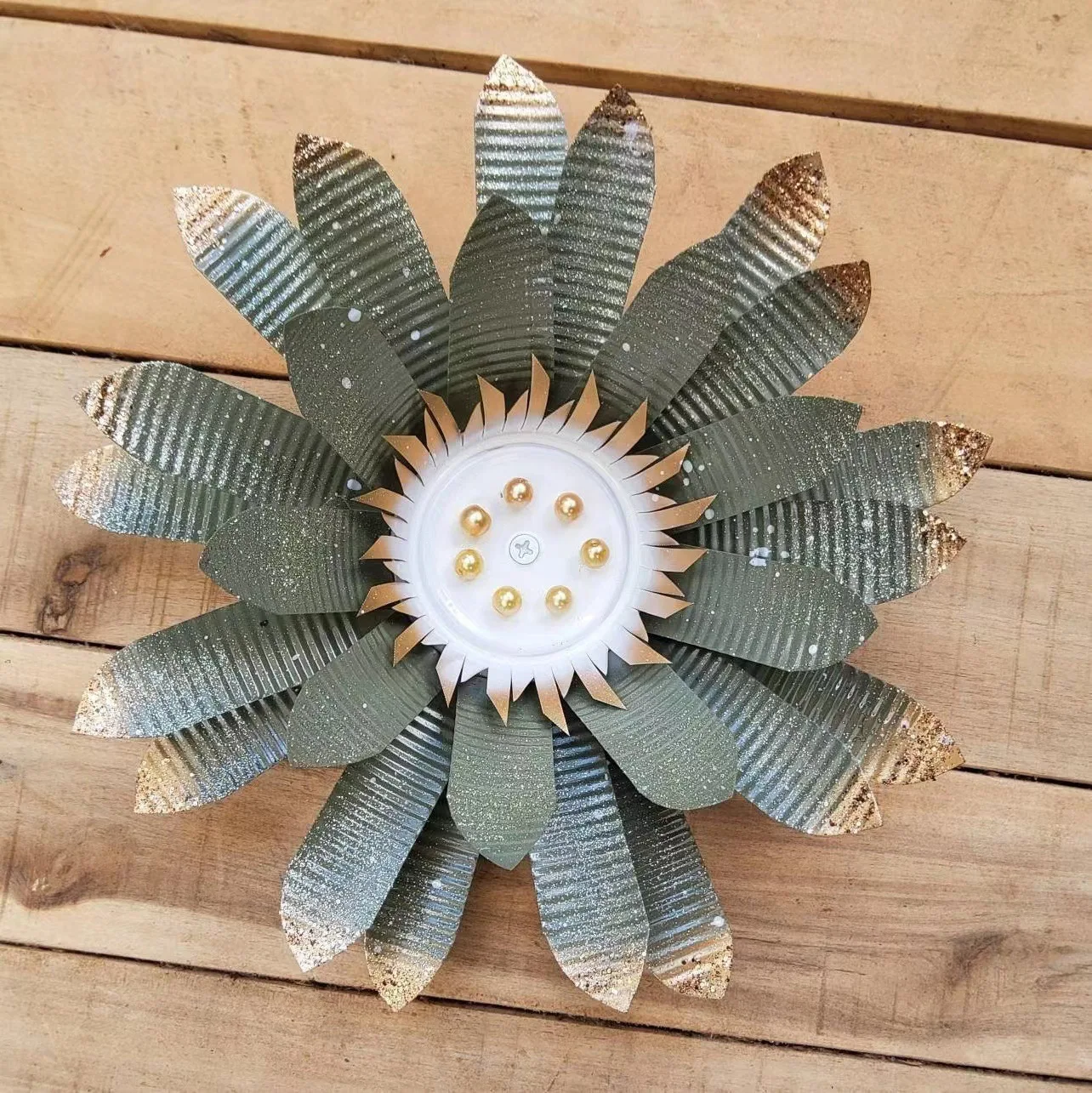 Handmade Wrought Iron Floral Wall Art for Indoor Outdoor Garden Decor, Metal Flower Ornament Durable Iron Material