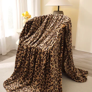 Ultra-Soft Leopard Print Lightweight Blanket – All-Season 1