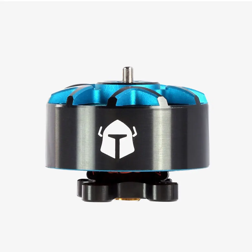 Détail des pales et de l'axe du moteur brushless 1606, idéal pour acheter un moteur FPV course.