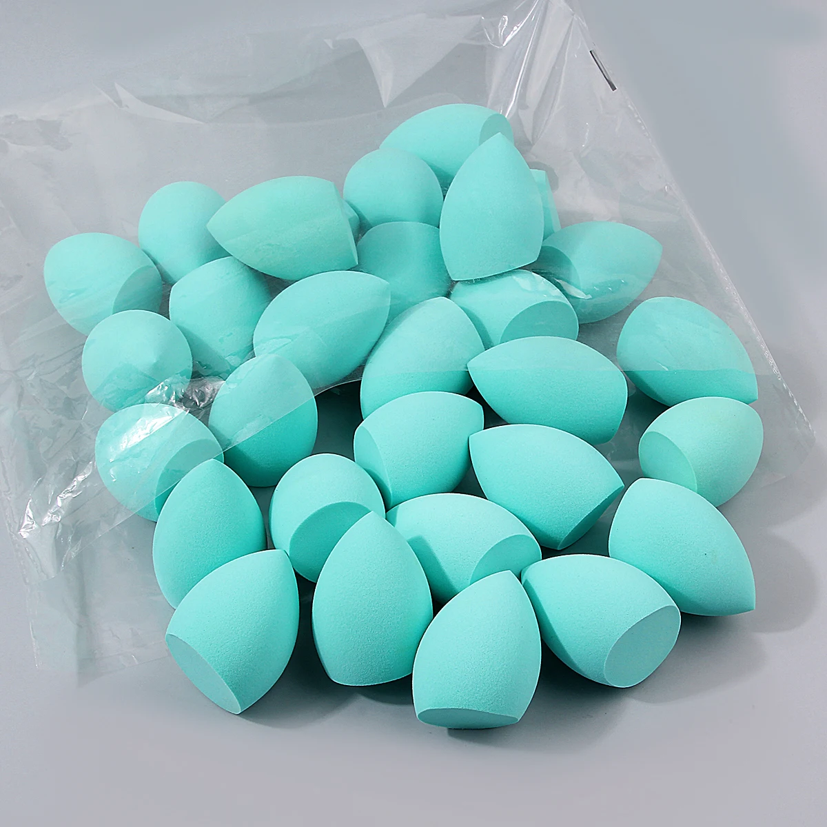 30PCS 대형 메이크업 스펀지, 뷰티 에그, 슈퍼 소프트, 건식 및 습식 이중 목적, 파우더 부착 없음, 초보자용 페이셜 메이크업 도구