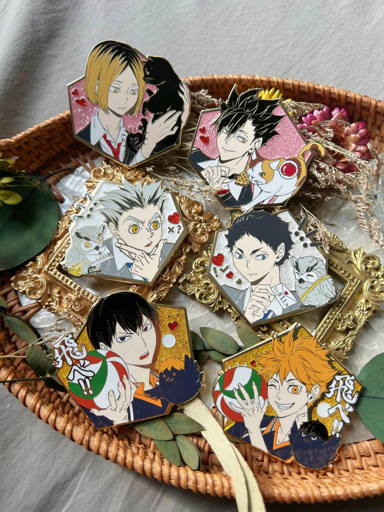 

Anime Haikyuu!! Tobio Kageyama Hinata Shoyo Kuroo Tetsurou Kotaro Bokuto Metal Badge Brooch Pins Collection Cosplay Gifts