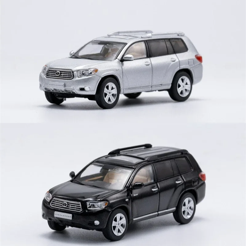 

GCD 1:64 HighLander Gen 2 silver / black LHD Diecast Model Car