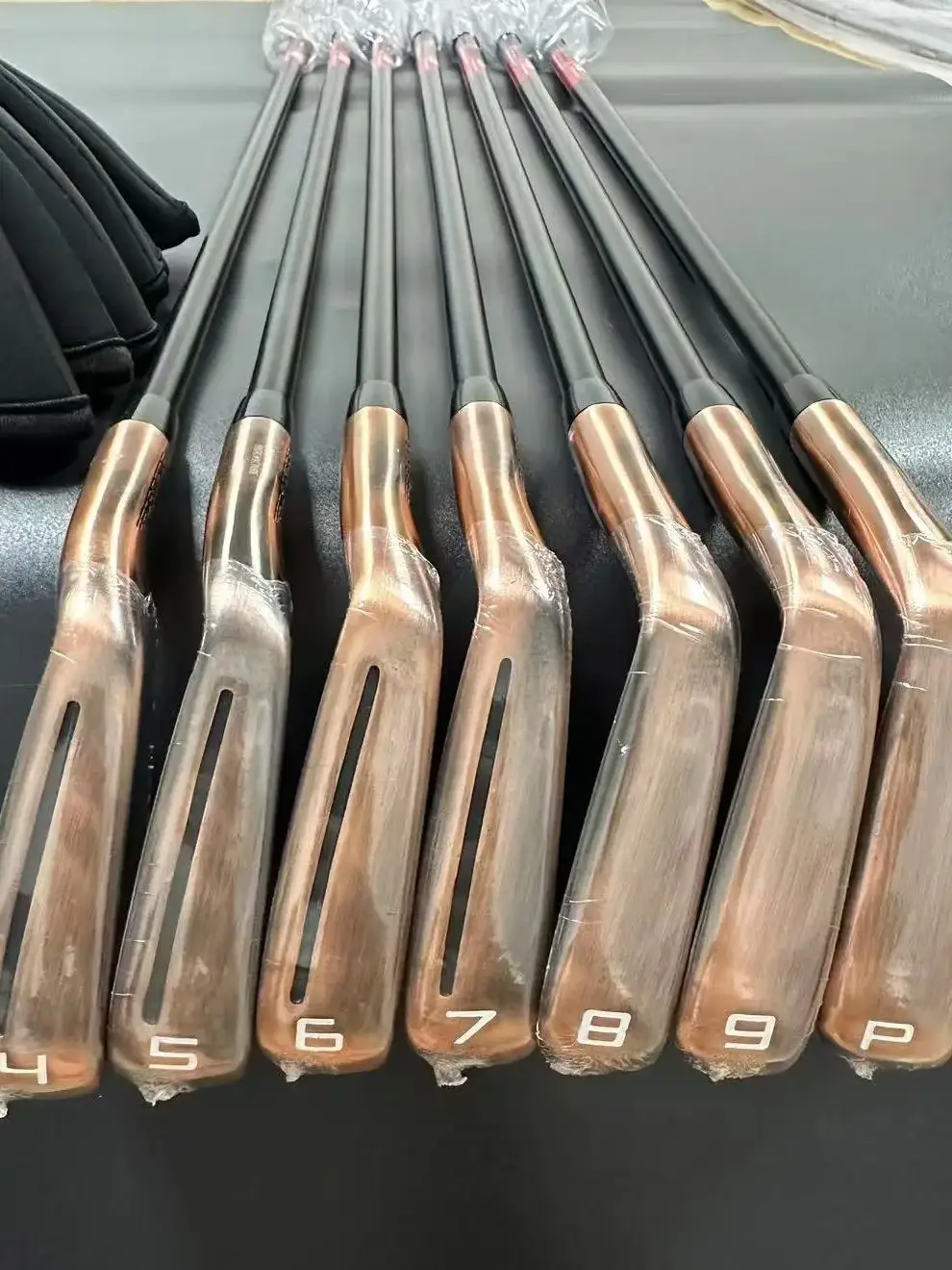 Golf Irons Copper Color Set P 790 456789p with Shaft and Grip P790 Golf Club Iron set 8pcs Head Cover
