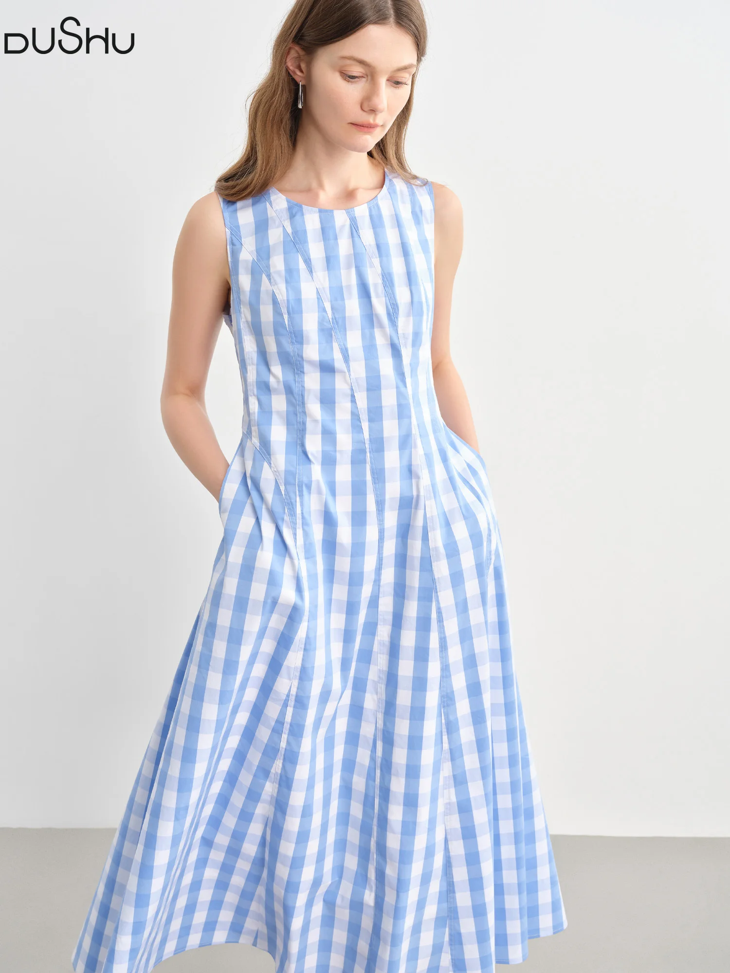 فستان قصير الأكمام