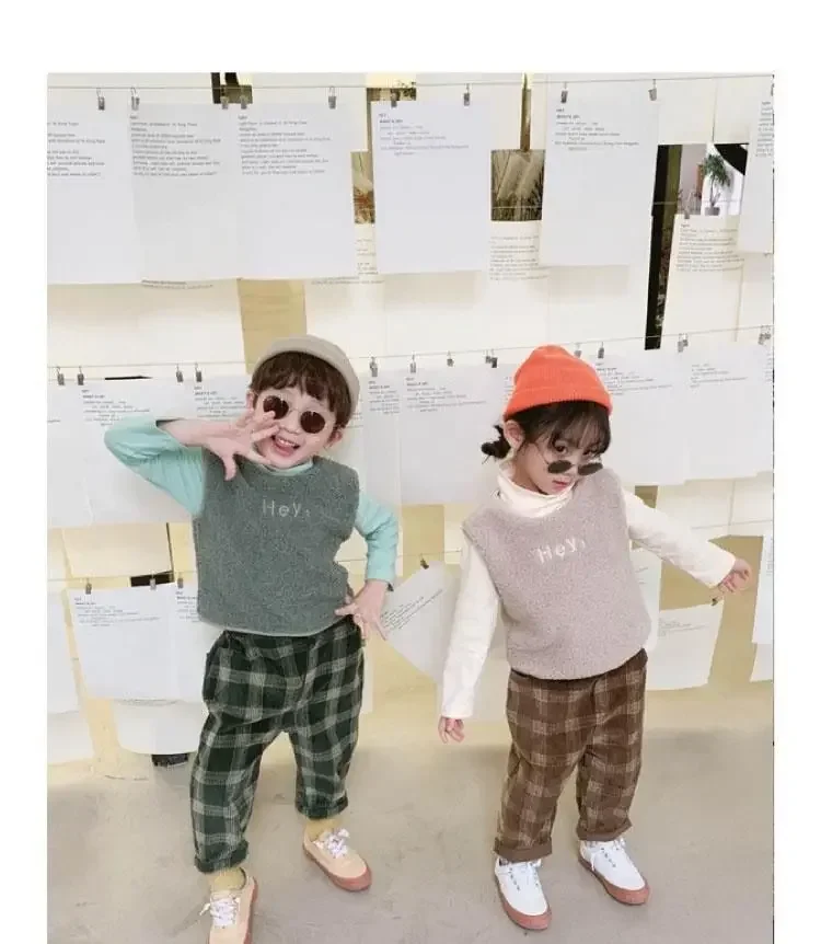Kinderweste für Herbst und Winter, Oberbekleidung für Jungen und Mädchen, modische Weste mit schlichtem Plüschfleece-Stil – Detail 11