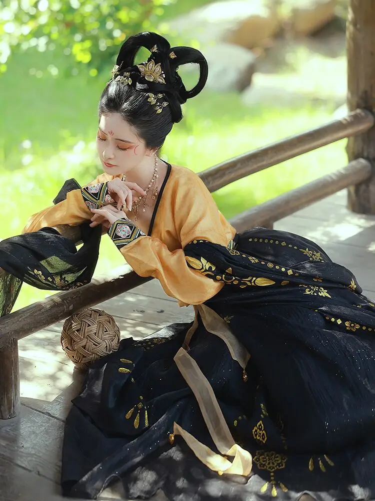 

Returning To Han And Tang Dynasties Original Tradition Han Costume Chinese Style Hanfu Skirt Girls Yellow And Black Dress Suit