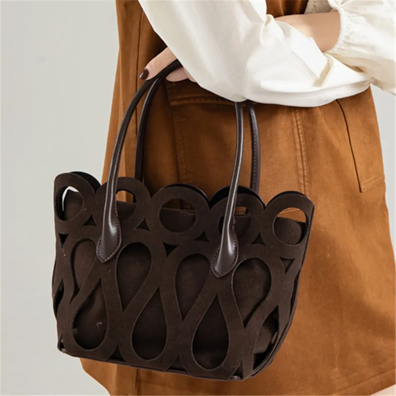 Design Women's Handbag Hollow Out Shoulder Bucket Crossbody Bag Fashionable Tote Bag Elegant Luxury Female Bolso