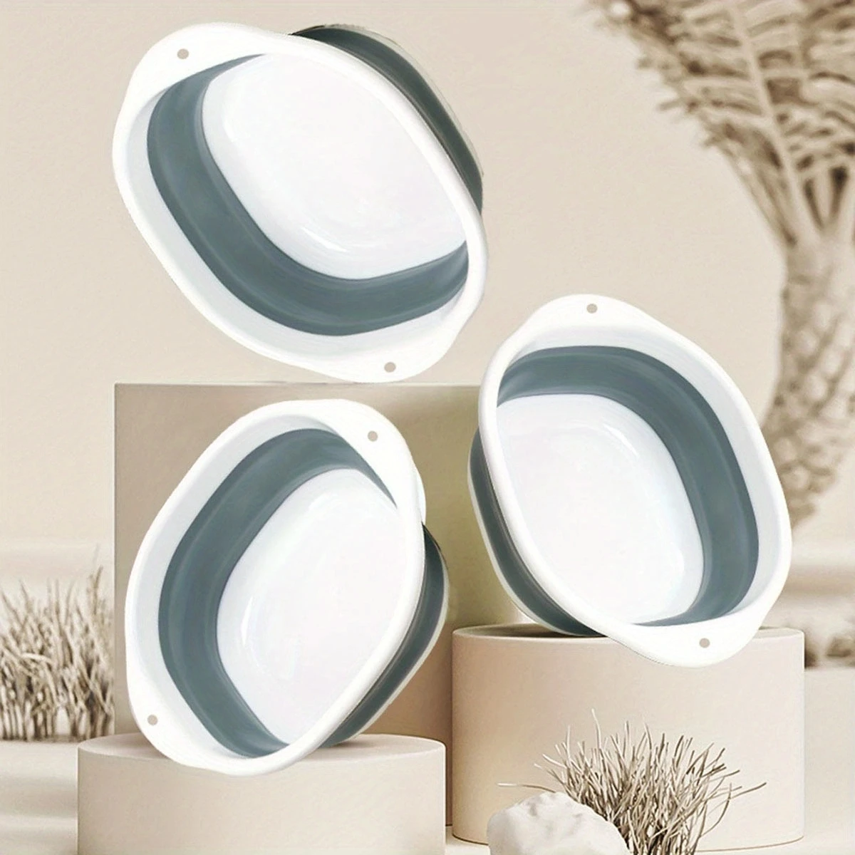 One portable and foldable washbasin.