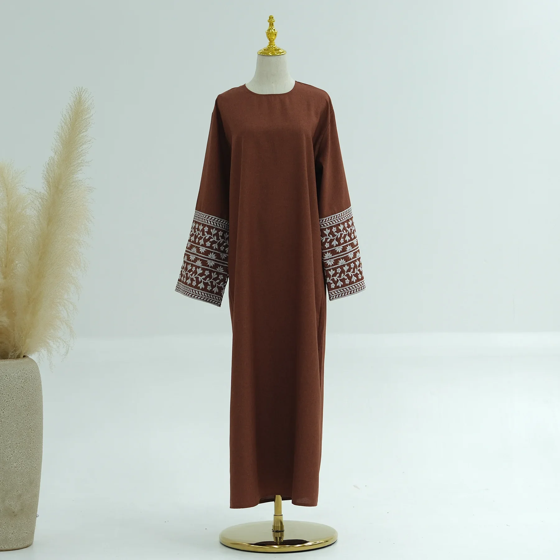 Closed Abaya for Women Linen Fabric Embroidery Sleeve Abayas for Muslim Dubai Luxury Turkey Ramadan Islamic Kaftan Hijab Dress
