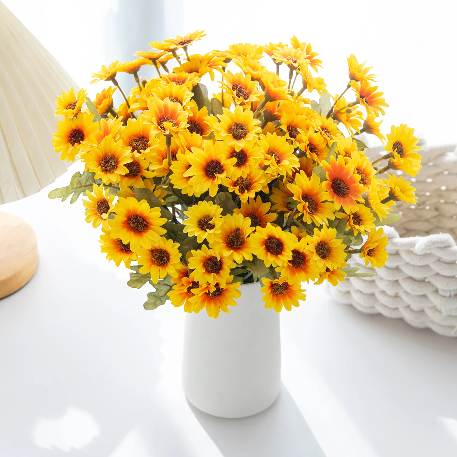 Artificial Flowers Plastic Daisy Flowers Centerpieces Fake Plant Wedding Room Home Party Gifts Handheld Arrangement Festival bouquet
