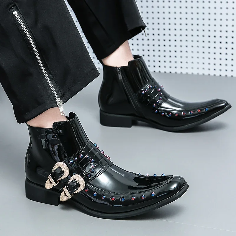 

Fashion Mens Ankle Boots Pointed Metal Tip Rock Chelsea Shoes Rivets Punk Leather Boots Militares Personalized Diamond Studded