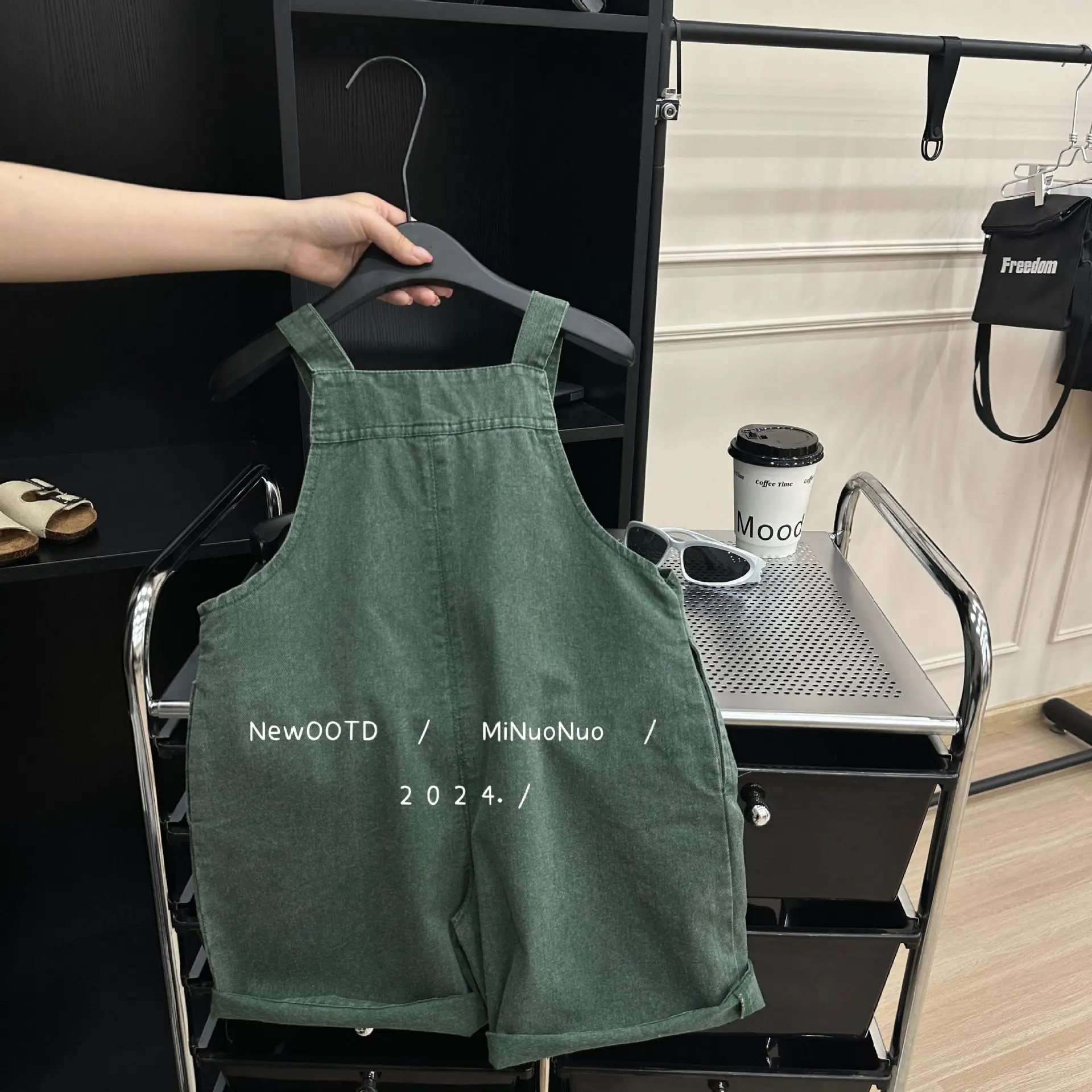 어린이 의류 한국 스타일 단색 루즈 청바지, 2024 여름 소년 소녀 패션 캐주얼 멜빵, 올 매치 세트