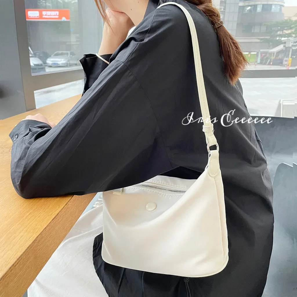 

Lightweight Waterproof Nylon Cloth Underarm Single Shoulder Crossbody Small Bag for Women's Korean Version INS Texture Dumpling