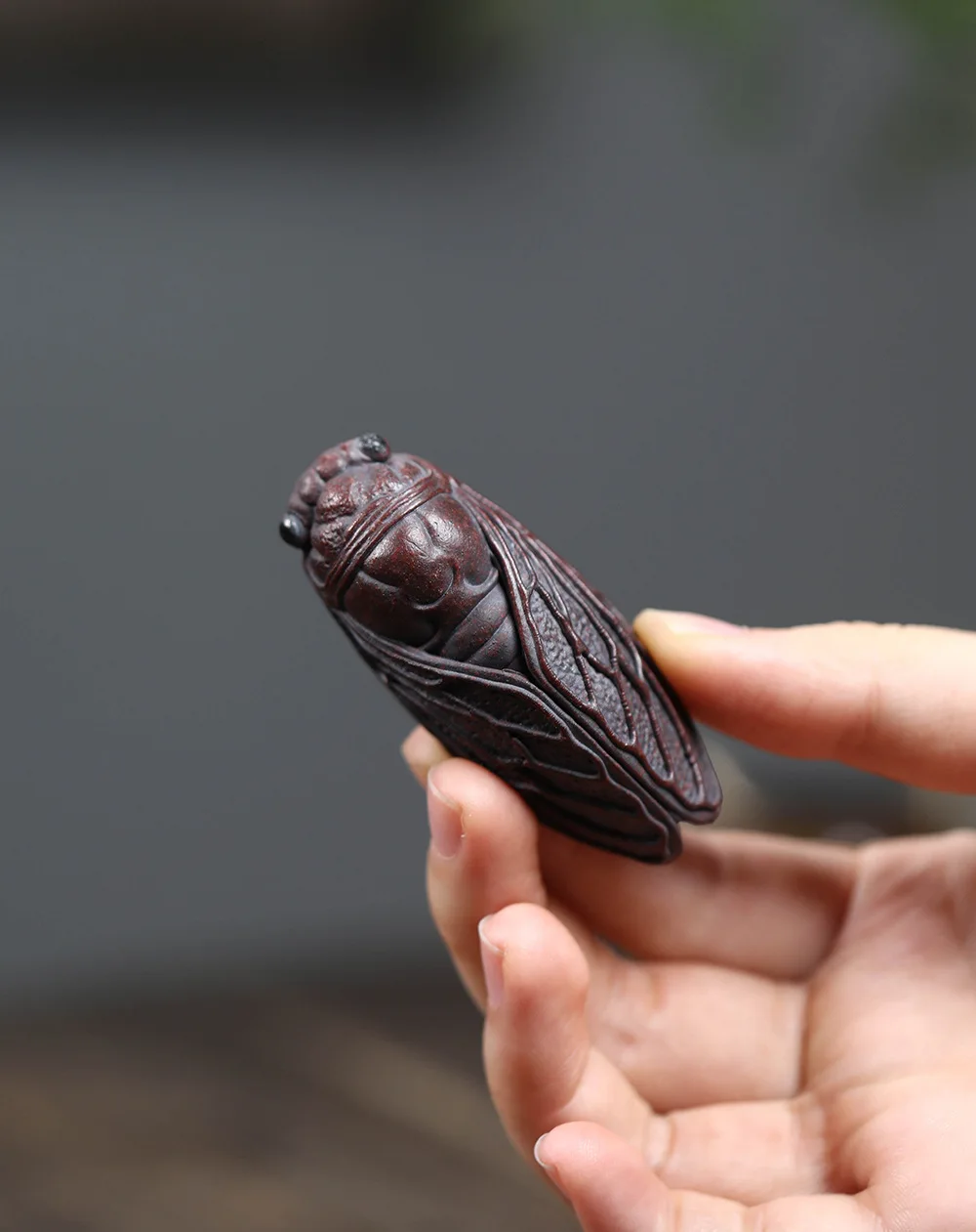 Description Picture 4 of itemCreative Cicada Yixing Purple Clay Tea Pet Small Golden Cicada Tea Figurine Tea Play Toys Statue Tea Ceremony Cafes Ornaments