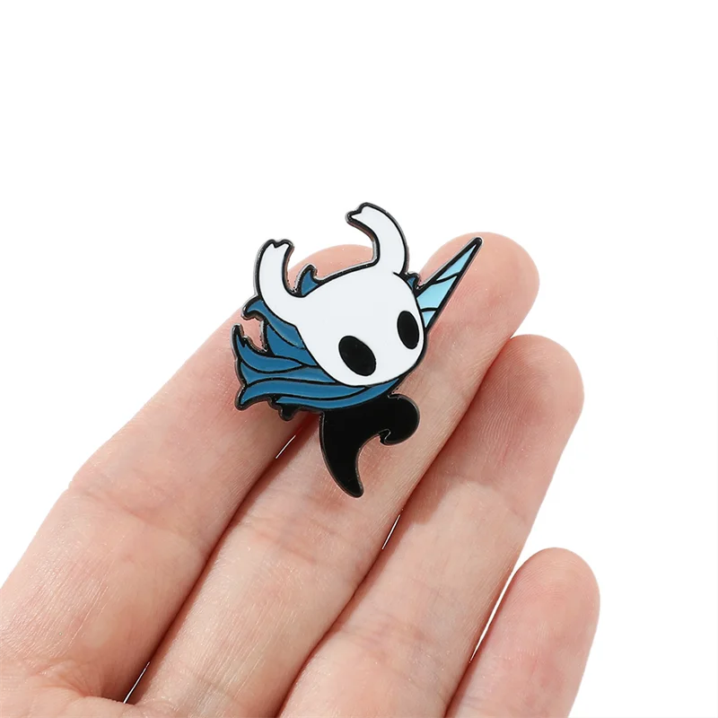 Spiel Hollow Knight: Silksong Hornet Cosplay Abzeichen Legierung Brosche Kleidung Anstecknadeln Rucksack Schmuck Zubehör Nette Prop – Detail 12