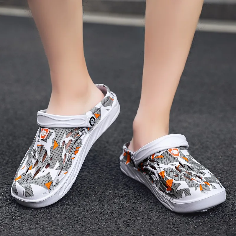 Men Sandals Outdoor Summer Beach Slippers Soft Bottom Hollow Garden Clogs Shoes Big Size Sports Slippers