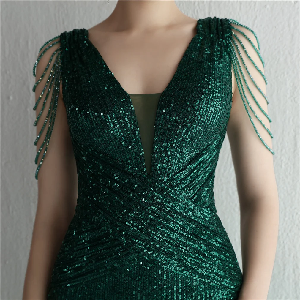 Рисунок 5 - Женское платье с блестками для выпускного вечера