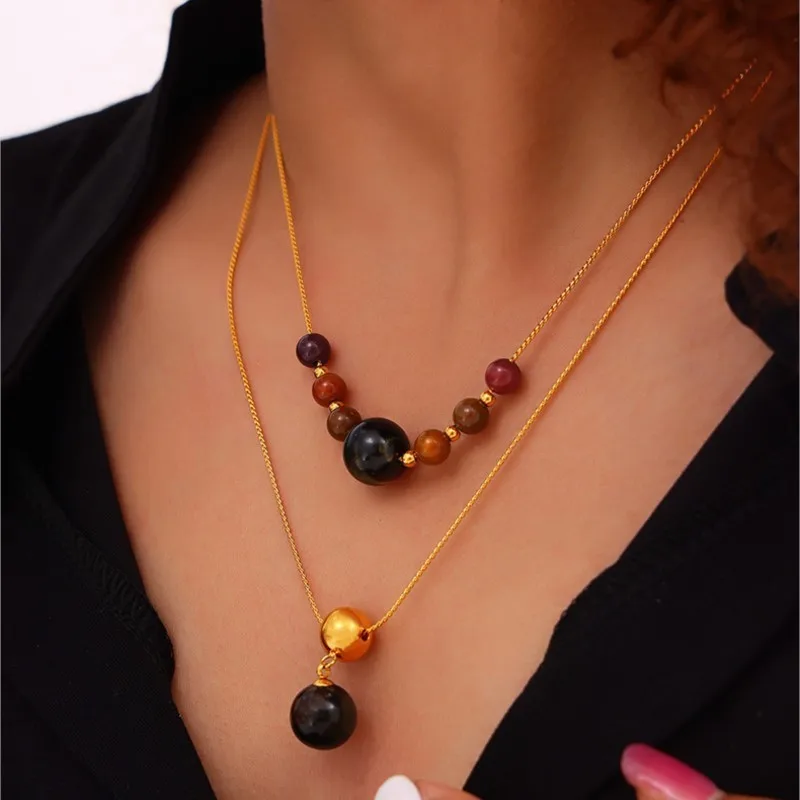 collier ancien en pierre naturelle, cornaline, lithothérapie, pierre en cage