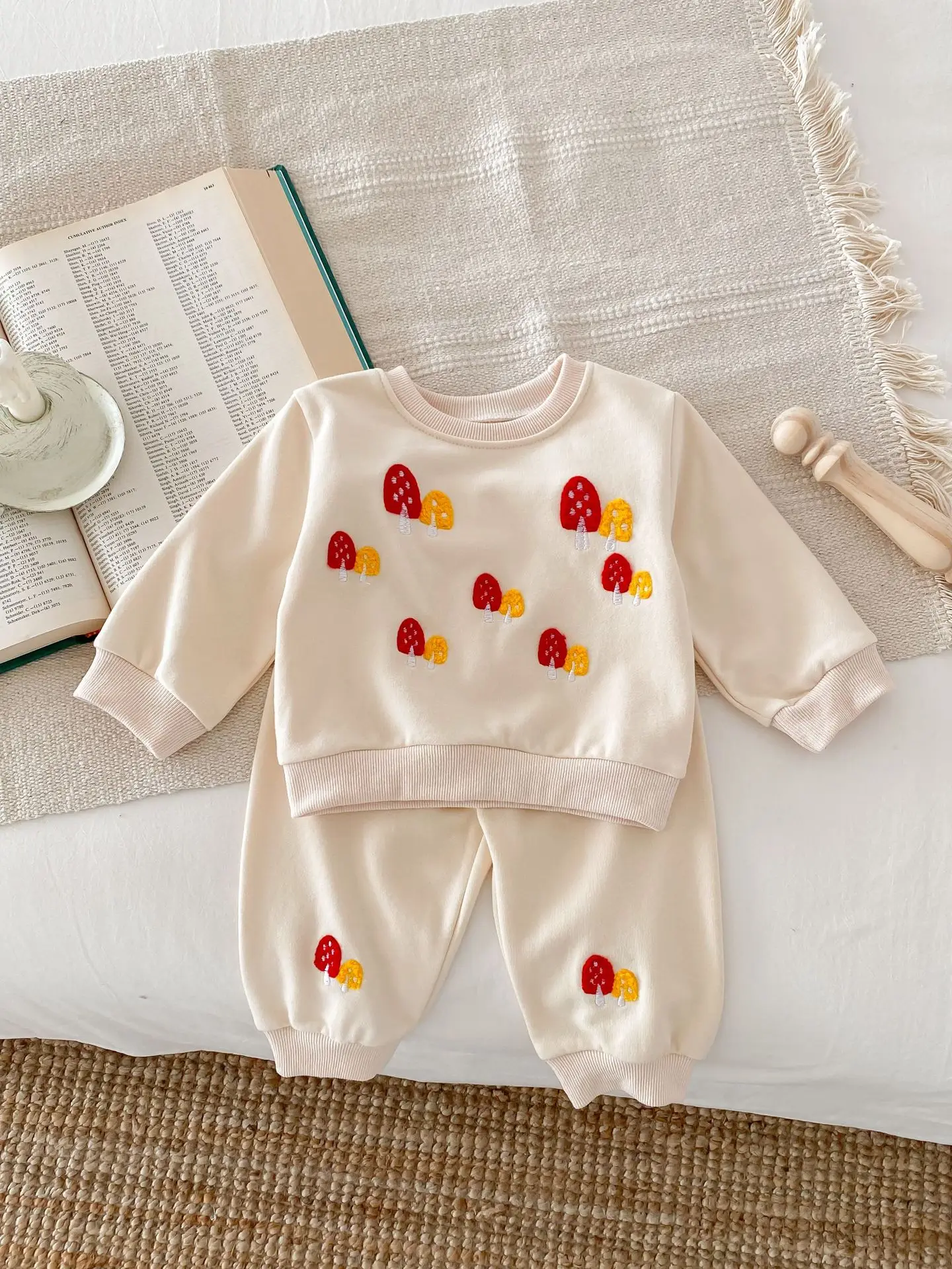 Рисунок 6 - Комплект детской одежды с длинным рукавом