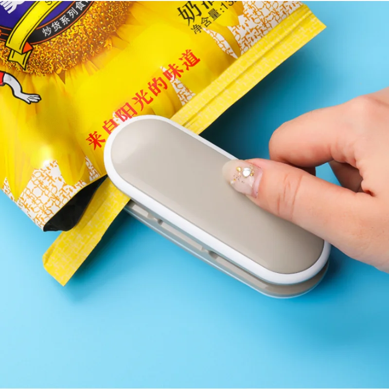 Sealing Machine Hand Pressure Sealing Clip Food Fruit Preservation Clip Household Heat Machine Mini Portable